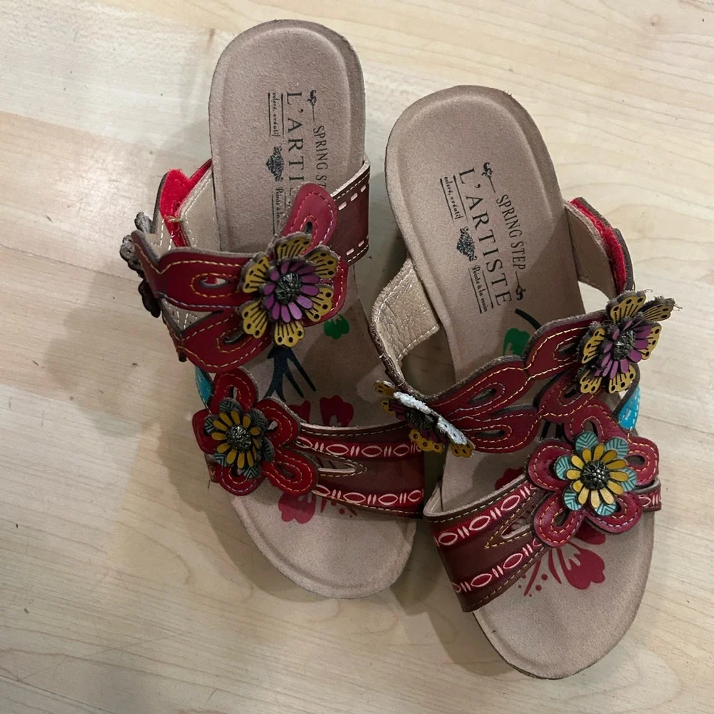 L'Artiste Red Floral Embellished Sandals - Picture 1 of 3